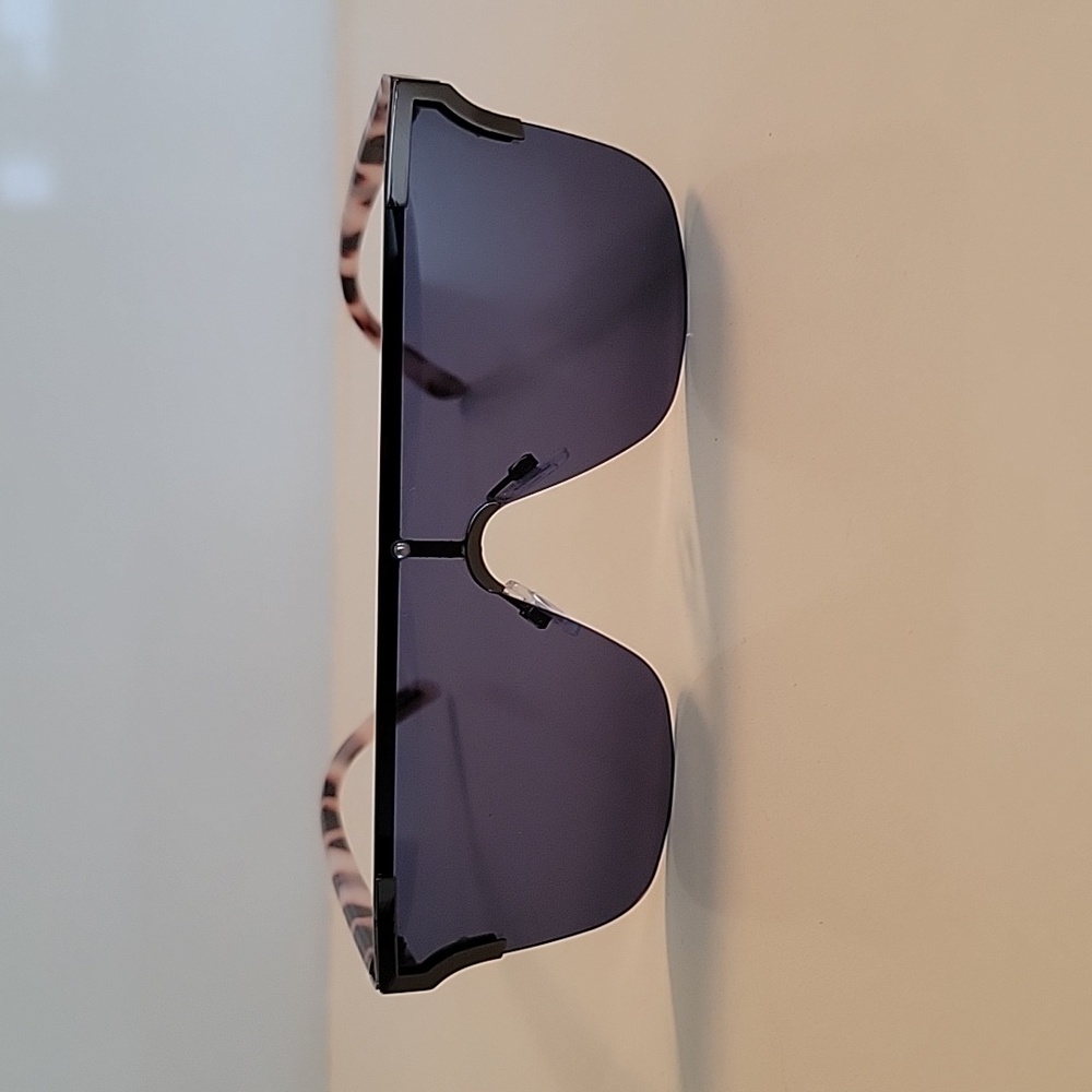 Sunglasses unbranded